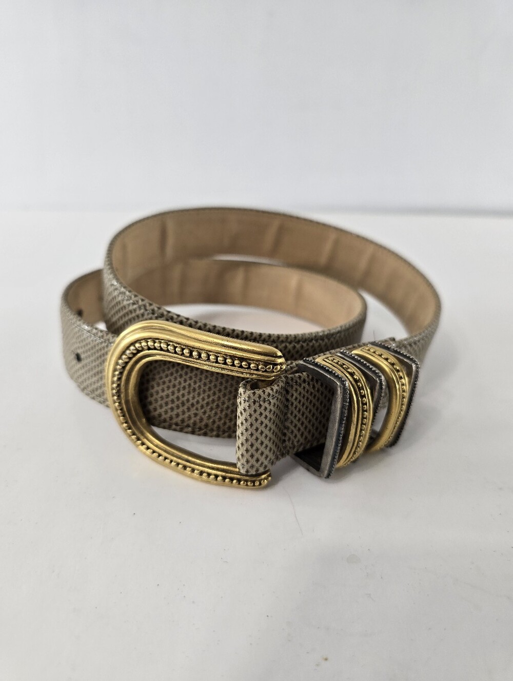 Carlisle Vintage Textured Leather Belt Mixed Metal Silvertone Goldtone Vintage